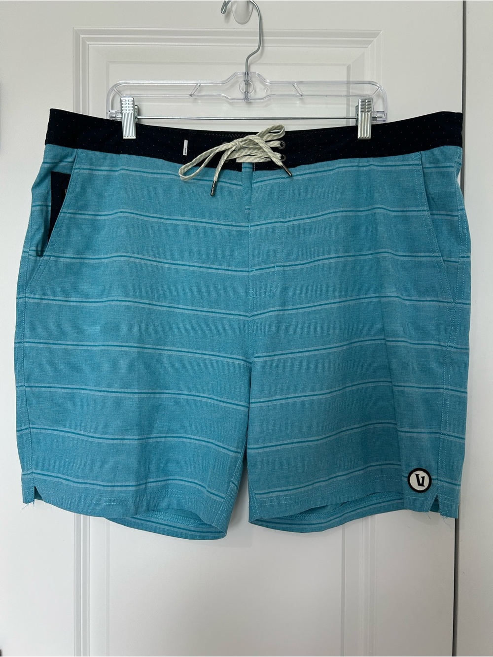 Vuori Men’s Blue Striped Hybrid Board Shorts Size 38